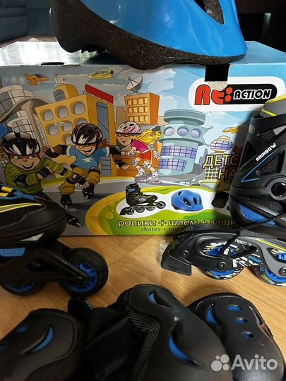 Набор роликовых коньков, шлем, защита