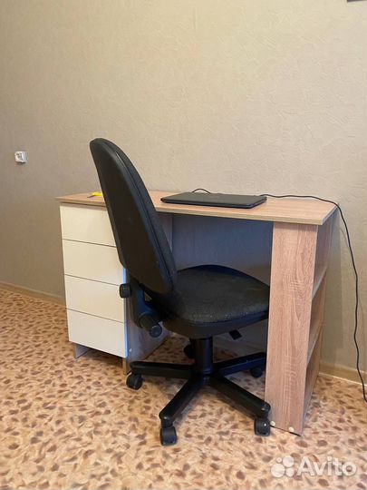 Письменный стол