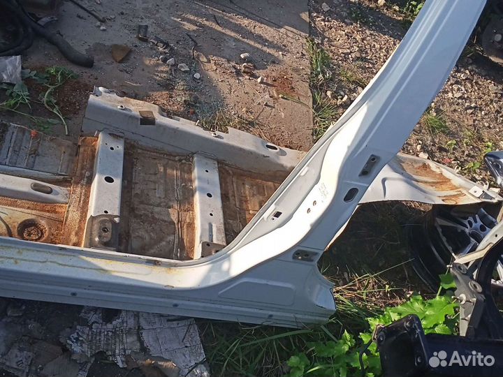 Левая боковая часть кузова ниссан альмера g15