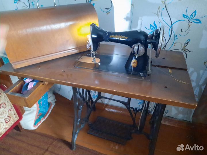 Швейная машинка