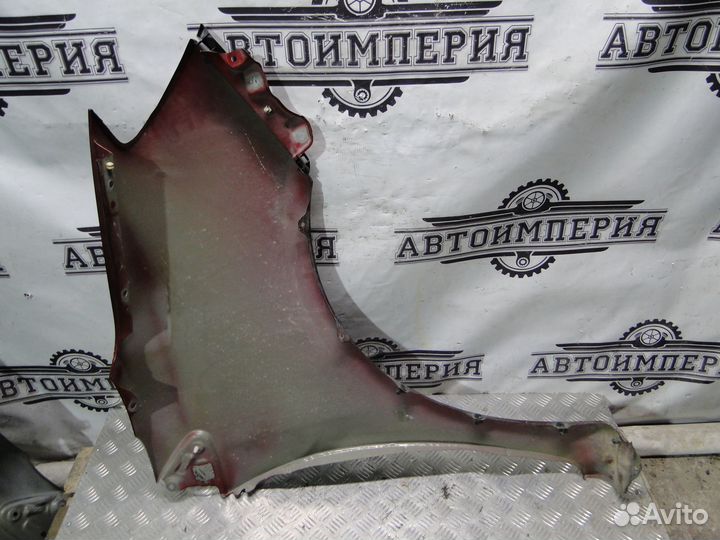 Крыло переднее Toyota Sienna 2 2005 3.3