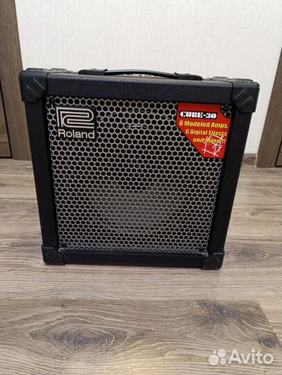 Гитарный комбоусилитель Roland cube 30