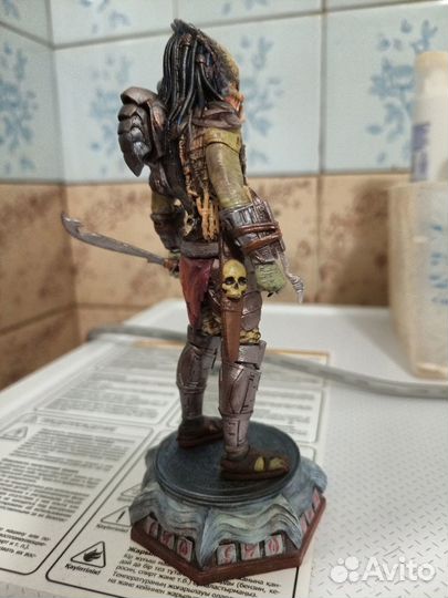 Фигурка хищник 16 см