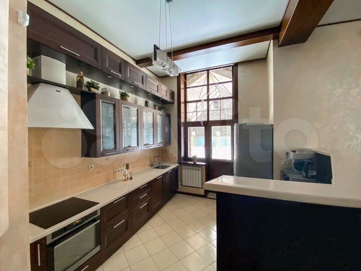 Дом 194 м² на участке 15 сот.