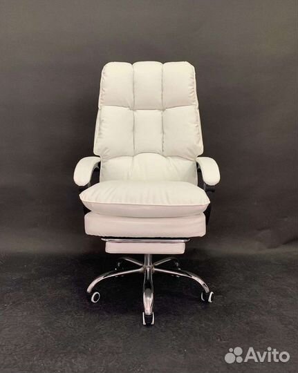 Офисное кресло руководителя