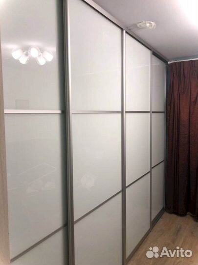 Раздвижная перегородка с матовым стеклом