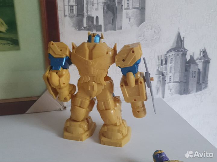 Робот таноса