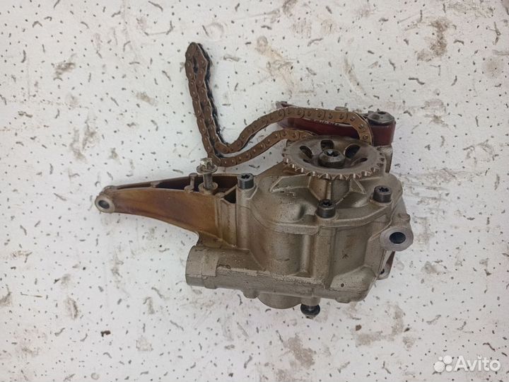 Масляный насос Mercedes Benz C class A 2721800501