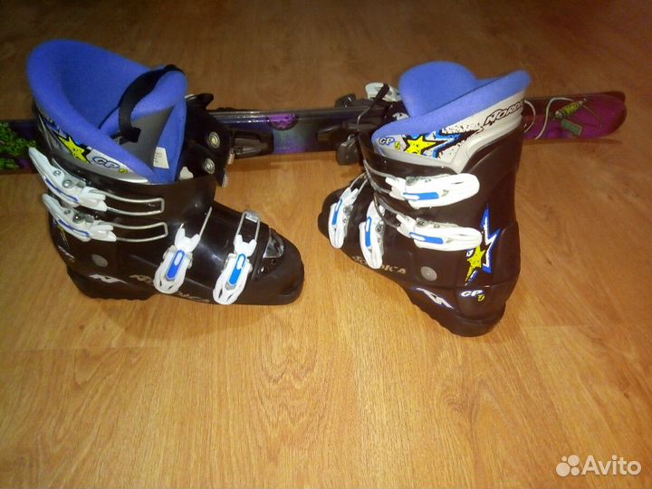 Детский комплект горных лыж