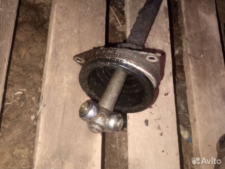 Привод левый Рено 19 шруз полуось