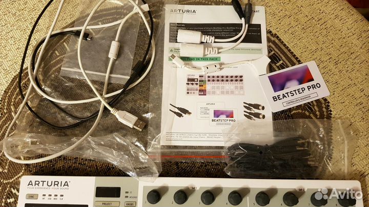 Arturia Beatstep Pro Midi-контроллер