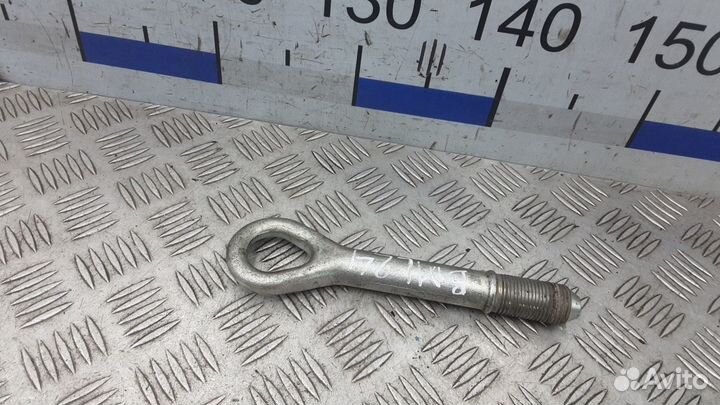 Крюк буксировочный на Toyota Rav 4 Zsa3