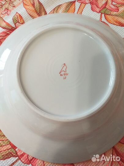 Глубокие суповые тарелки