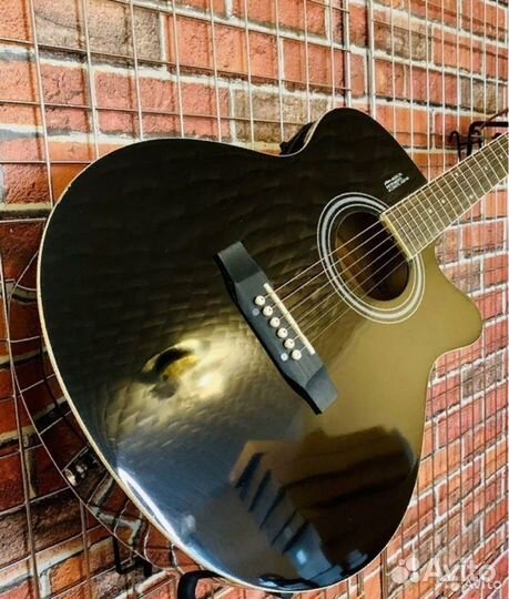 Электроакустическая гитара