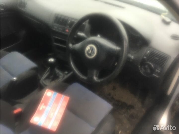 Разбор на запчасти Volkswagen Golf 4