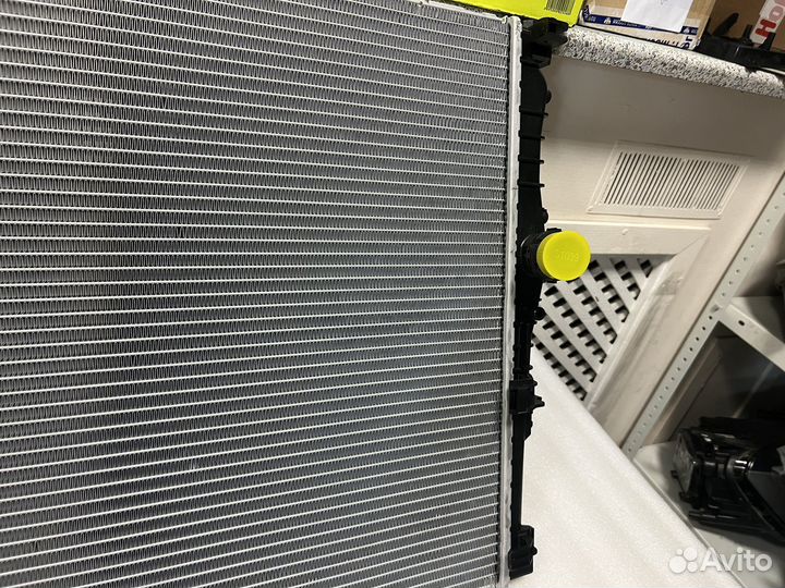 Радиатор охлаждения BMW G30
