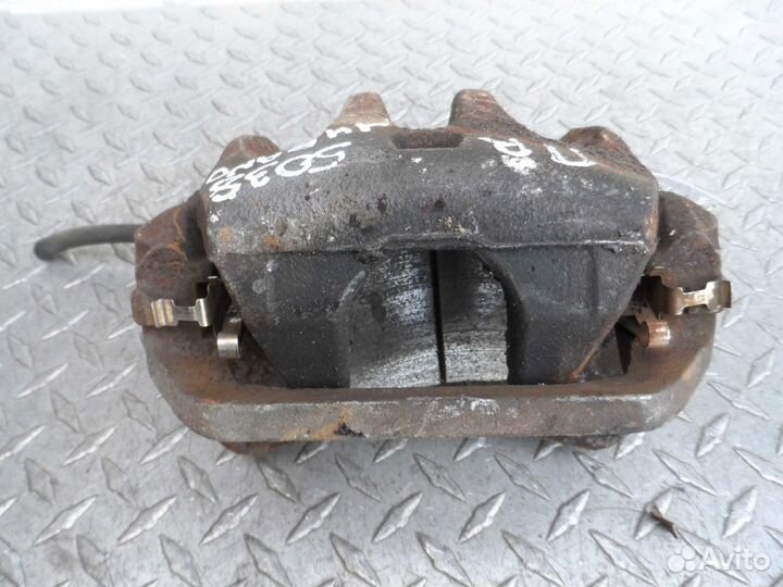 Суппорт передний правый Nissan Murano Murano I (Z5