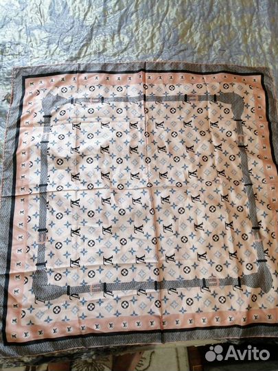 Шелковый платок louis vuitton