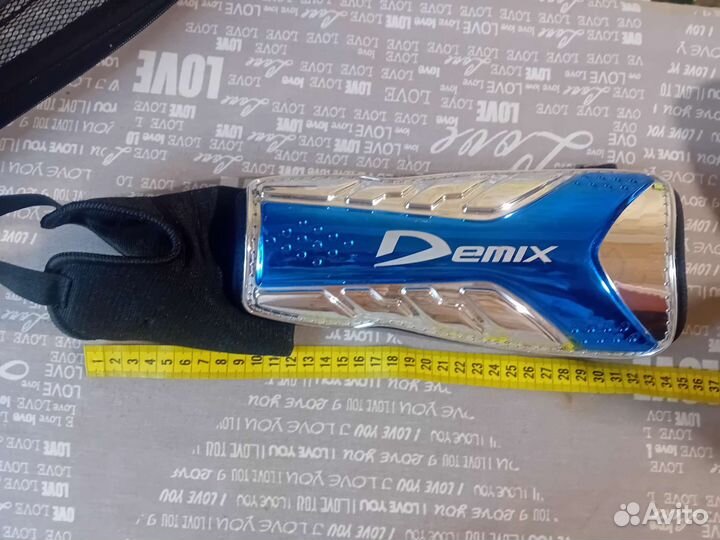 Футбольные щитки детские