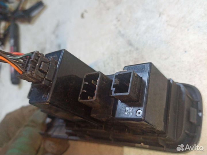 Блок кнопок Киа маджентис 2