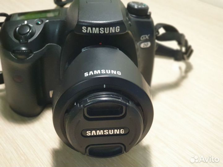 Зеркальный фотоаппарат Samsung GX20