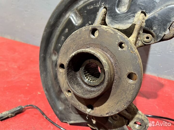 Кулак поворотный передний Renault Megane 2