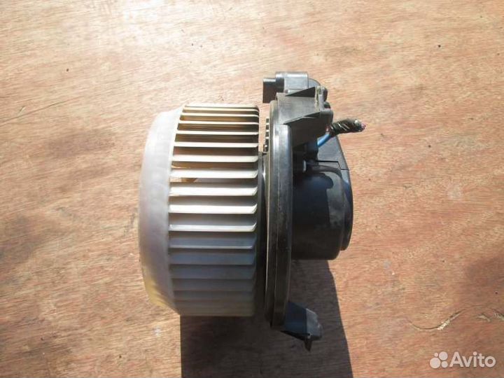 Мотор печки Toyota Corolla Fielder NZE141 1NZ-FE