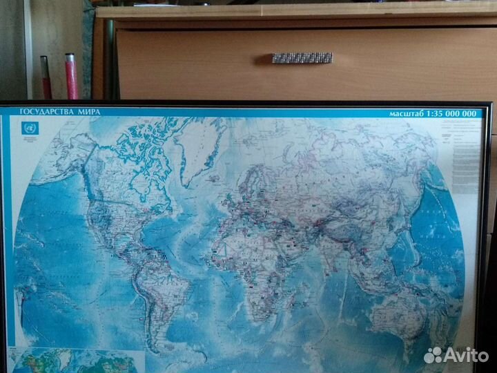 Карта мира в рамке