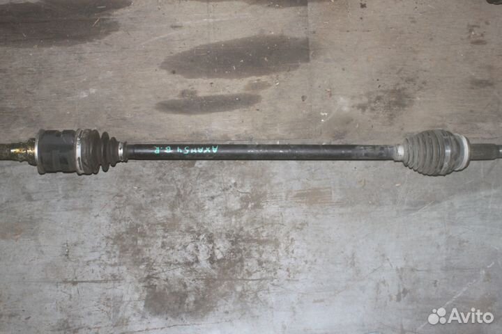 Привод правый, передний Toyota Rav4 axah54