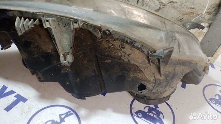 Фара левая Peugeot 307 дефект