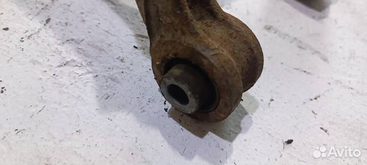 Рычаг задний верхний левый 20252FG010