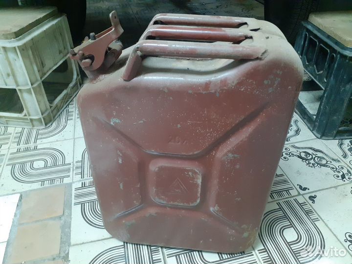 Канистры металлические 20 л