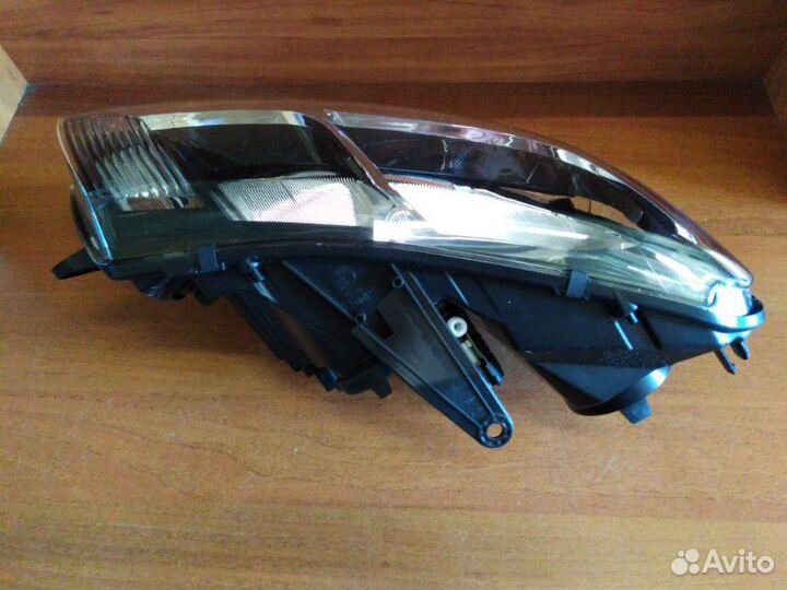 Фара правая Renault Logan 2014 - Н.в