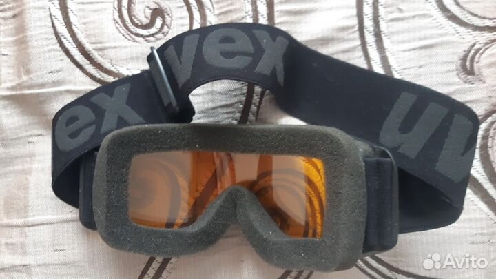 Горнолыжные очки uvex