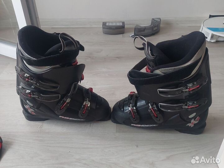 Горнолыжные ботинки lмужские длина ступни 29,5 см