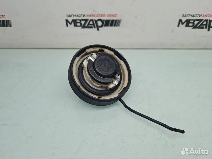 Крышка топливного бака Mercedes W204