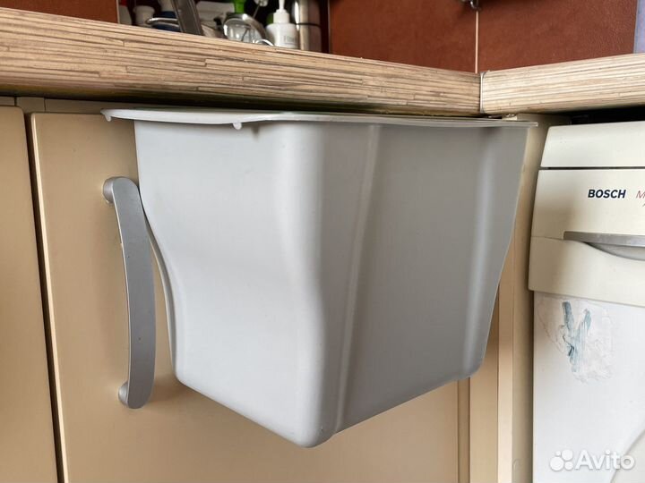 Подвесной контейнер для мусора