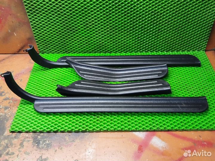 Комплект накладок порогов Mitsubishi carisma