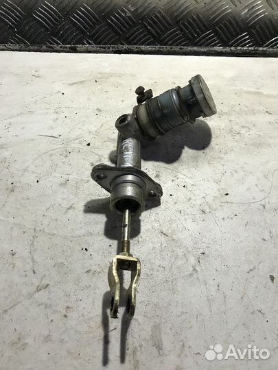 Цилиндр сцепления главный Ssang Yong Rexton 1