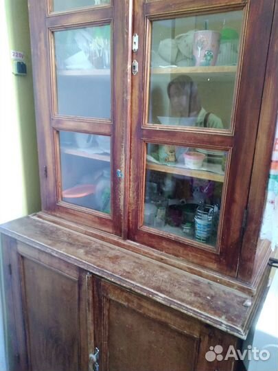 Старинный буфет-сервант