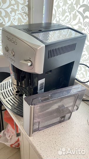 Кофемашина delonghi caffe