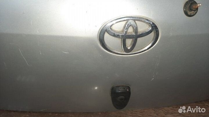 Дверь багажника задняя Toyota Vitz NCP91 1nzfe