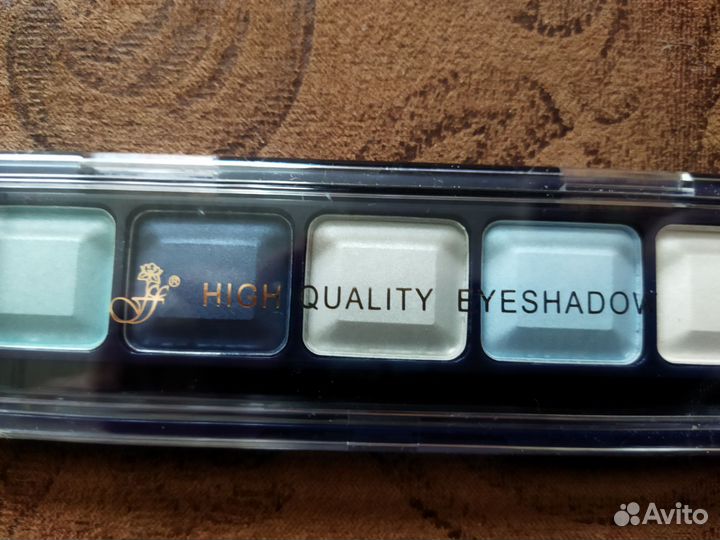 Тени для век