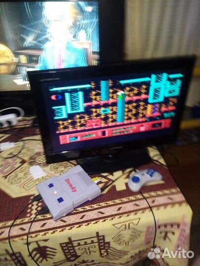 Телевизор с DVD