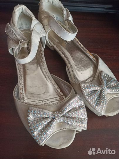 Босоножки для девочки