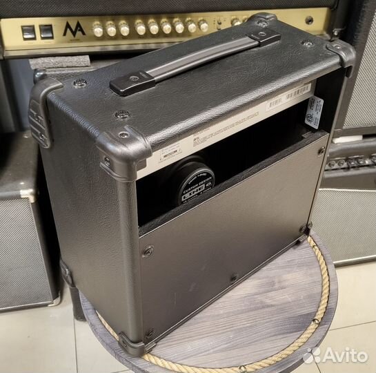 Комбоусилитель с эффектами Line 6 Spider IV 15