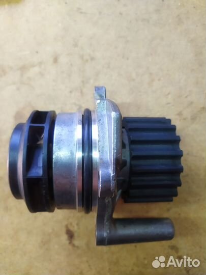 Насос водяной (помпа) VW 03L121019