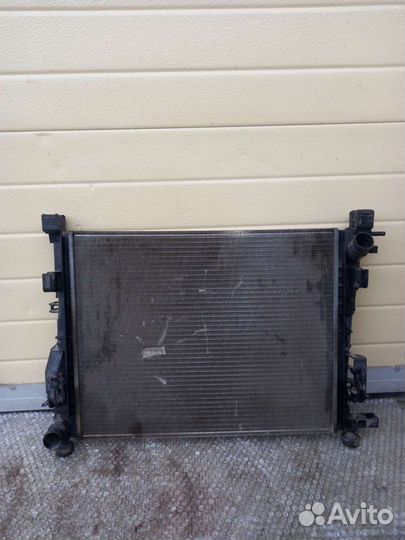 Рено Логан 2 2015 г радиатор охлаждения