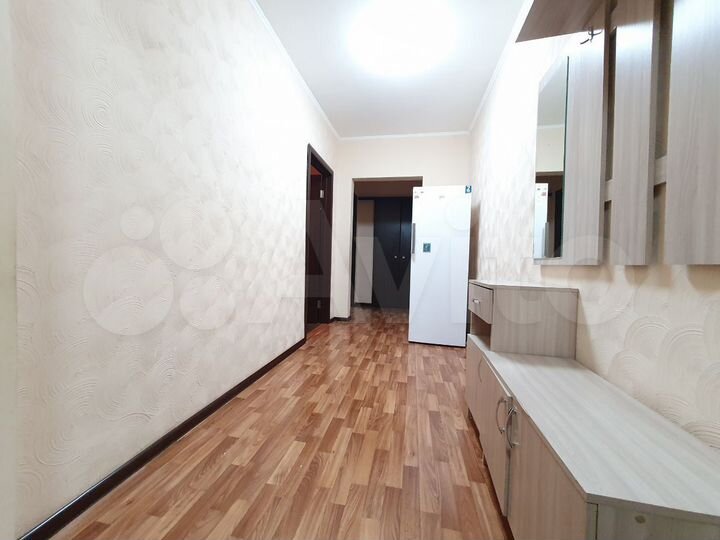 3-к. квартира, 72 м², 1/10 эт.