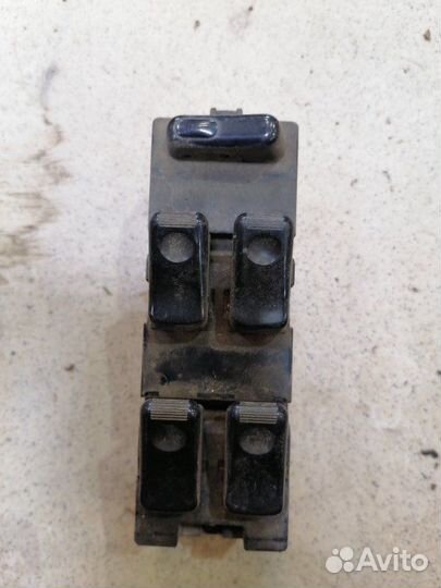 Кнопка управления стеклоподъемника Mazda Demio